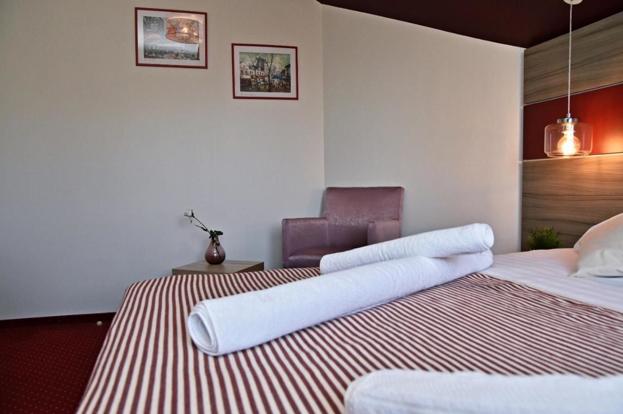 Отели типа «постель и завтрак» GreenWood Residence Тимишоара